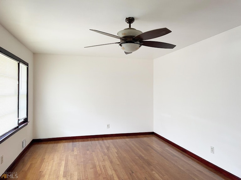 Photo 3 of 17 - 1802 Lake Harbin Rd, Morrow, GA 30260