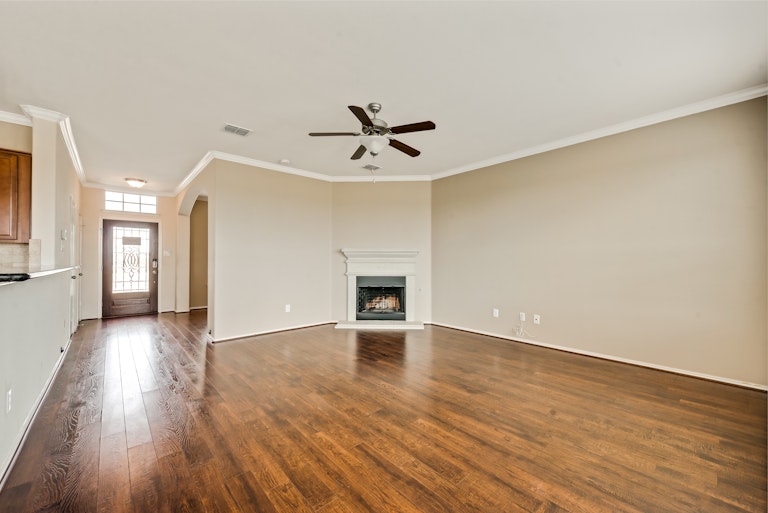 Photo 4 of 28 - 14000 Zippo Way, Haslet, TX 76052