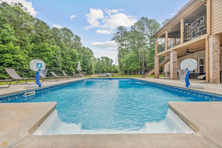 Photo 51 of 58 - 450 Herring Rd, Grayson, GA 30017
