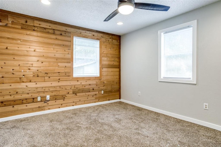 Photo 10 of 19 - 551 Cripple Creek Dr, Duncanville, TX 75116