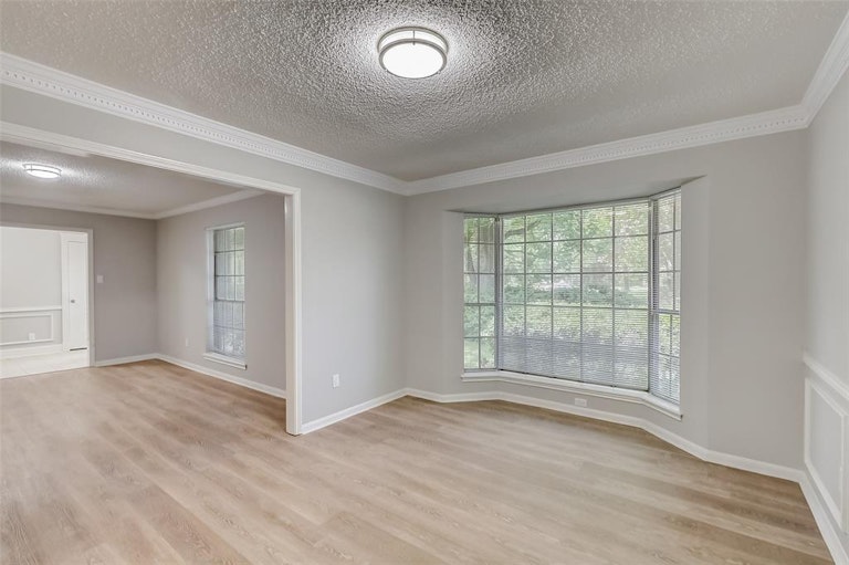 Photo 18 of 46 - 14002 Cedar Point Dr, Houston, TX 77070