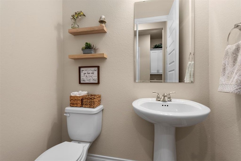 Photo 23 of 40 - 21426 Chestnut Rose Rd, Tomball, TX 77377