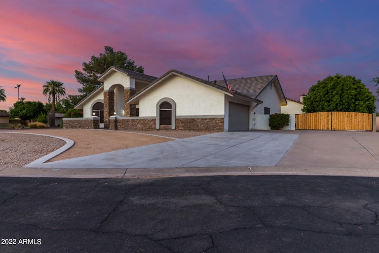Photo 3 of 79 - 117 E Fairway Cir, Litchfield Park, AZ 85340