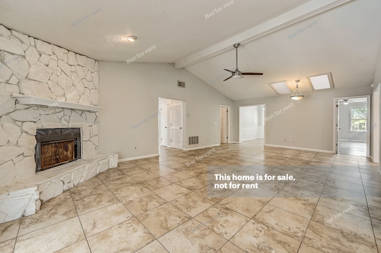 Photo 5 of 33 - 5341 Julington Ridge Dr S, Jacksonville, FL 32258