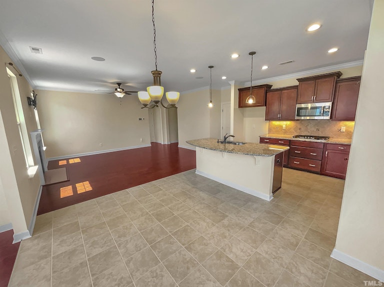 Photo 8 of 23 - 4005 Manderleigh Dr, Knightdale, NC 27545