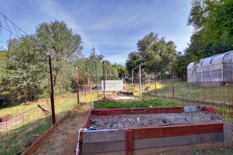 Photo 68 of 98 - 4540 Meadow Creek Rd, Placerville, CA 95667
