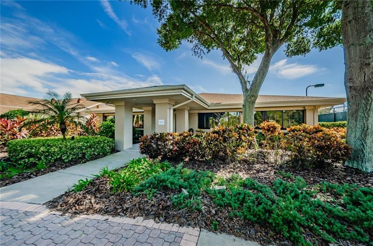 Photo 23 of 39 - 1614 Berwick Ct Unit C, Palm Harbor, FL 34684