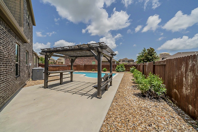 Photo 39 of 45 - 1326 Bastrop Glen Ln, League City, TX 77573