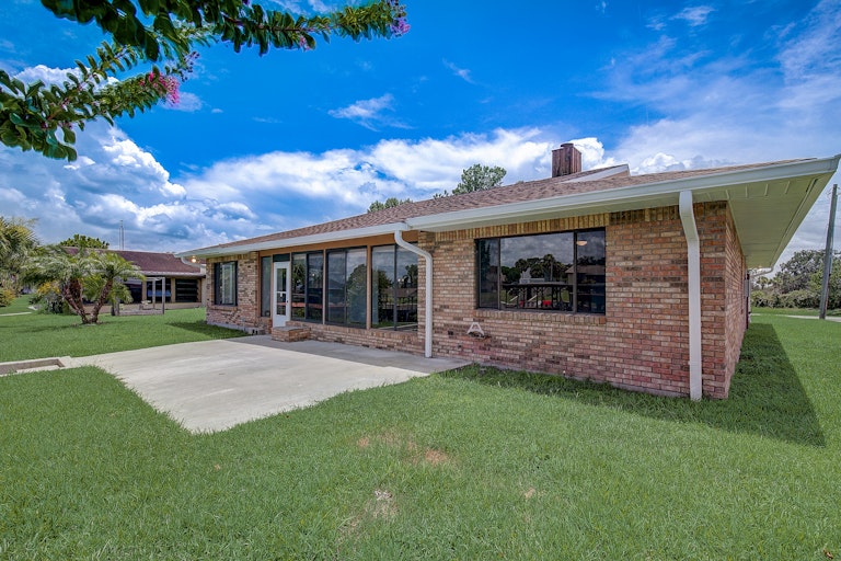 Photo 8 of 32 - 2401 Harris Blvd, Kissimmee, FL 34746