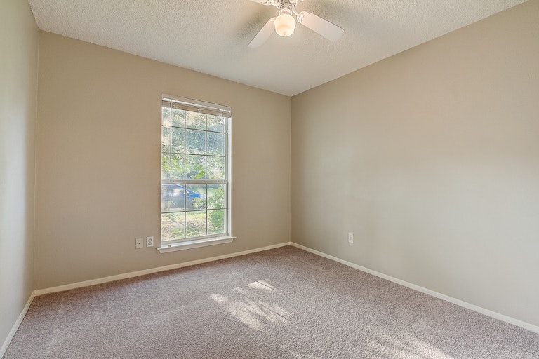 Photo 33 of 42 - 7517 Evergreen Dr, Watauga, TX 76148
