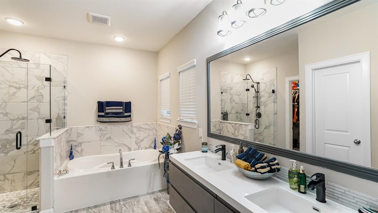 Photo 24 of 39 - 6707 Eastchester Dr, Katy, TX 77493