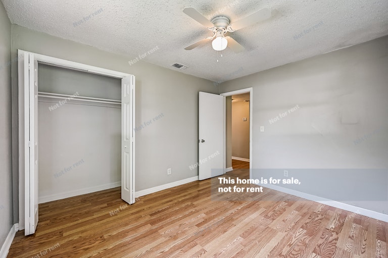 Photo 26 of 27 - 3503 Rogero Rd, Jacksonville, FL 32277