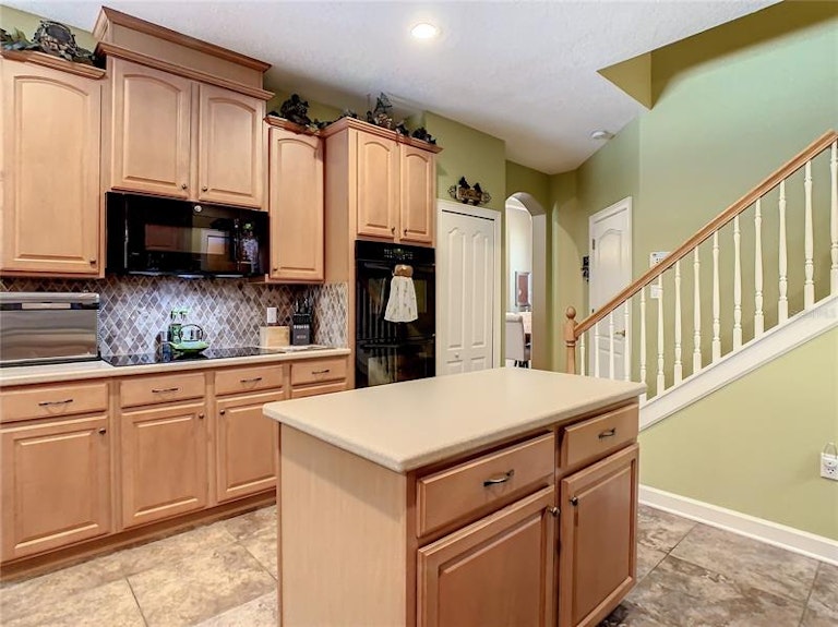 Photo 23 of 69 - 2704 Aloma Oaks Dr, Oviedo, FL 32765