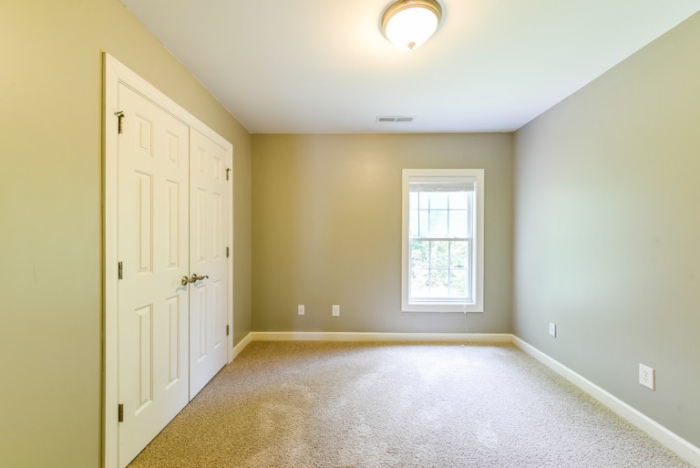 Photo 17 of 29 - 1119 Virginia Water Dr, Rolesville, NC 27571