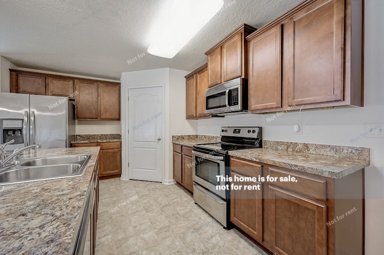 Photo 2 of 29 - 2597 King Louis Dr, Jacksonville, FL 32254