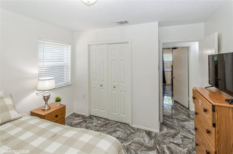 Photo 19 of 31 - 13102 Twin Oaks Dr, Balch Springs, TX 75180