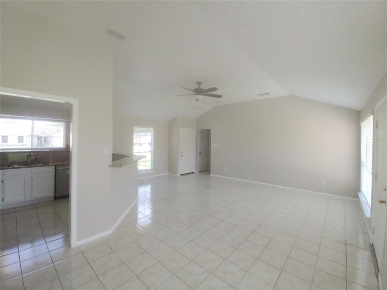 Photo 5 of 18 - 2519 Ironclad Dr, League City, TX 77573