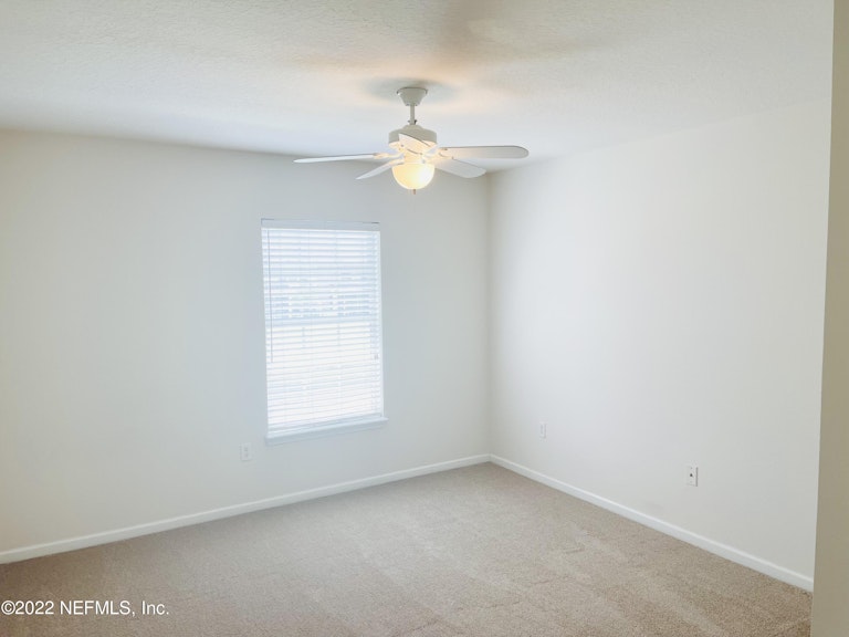 Photo 23 of 31 - 11066 Castlemain Cir E, Jacksonville, FL 32256