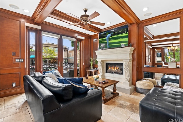Photo 6 of 28 - 133 Agate Ave, Newport Beach, CA 92662