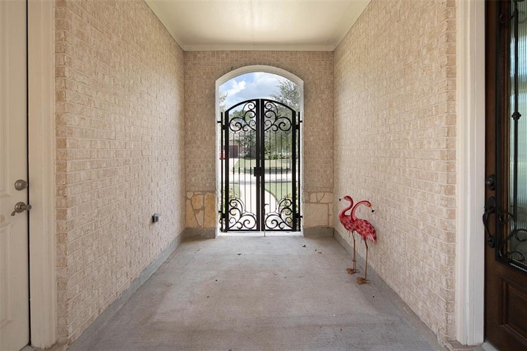 Photo 6 of 48 - 6339 Windermere Park Ln, Sugar Land, TX 77479