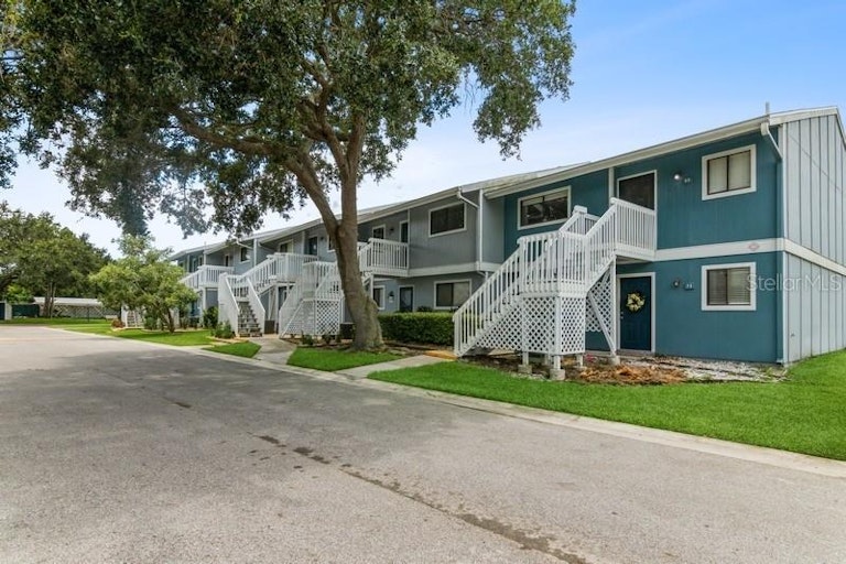 Photo 2 of 29 - 6033 34th St W #80, Bradenton, FL 34210