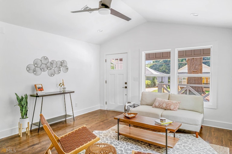 Photo 6 of 28 - 710 S Grand Ave NW, Atlanta, GA 30318