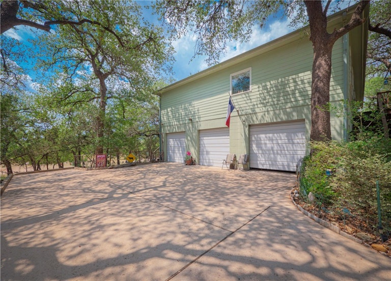 Photo 33 of 38 - 1304 Jewel Park Rd, Leander, TX 78645