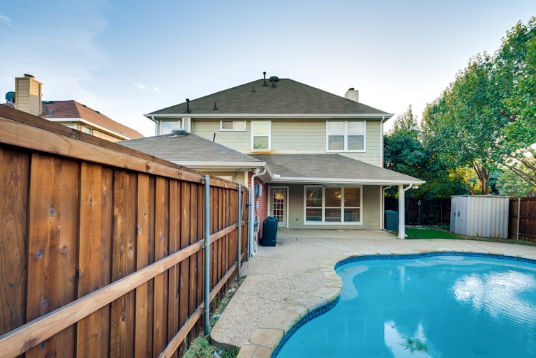 Photo 34 of 35 - 841 High Meadow Ct, Lewisville, TX 75077