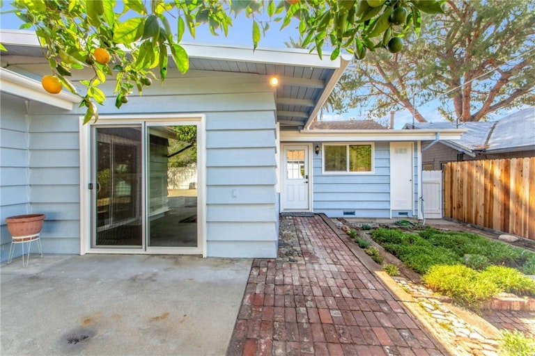 Photo 33 of 34 - 219 Poppy Ave, Monrovia, CA 91016