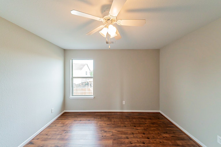 Photo 26 of 39 - 6926 Oleander Grove Way, Houston, TX 77049