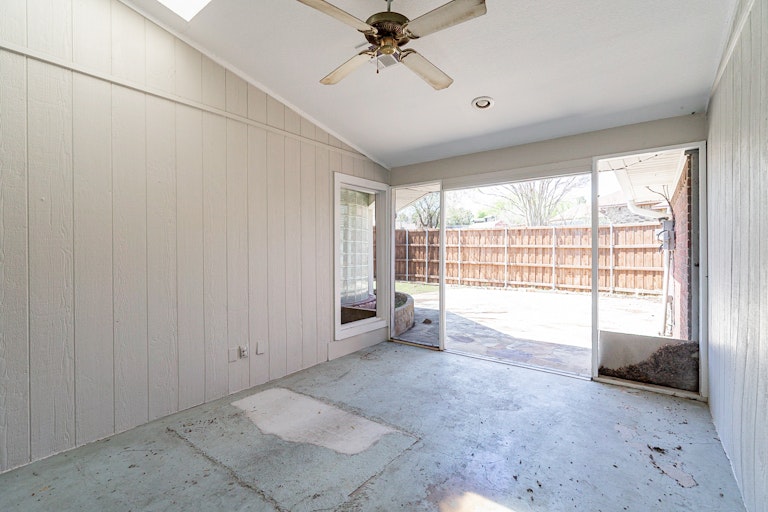 Photo 29 of 36 - 1721 Knob Hill Dr, Garland, TX 75043