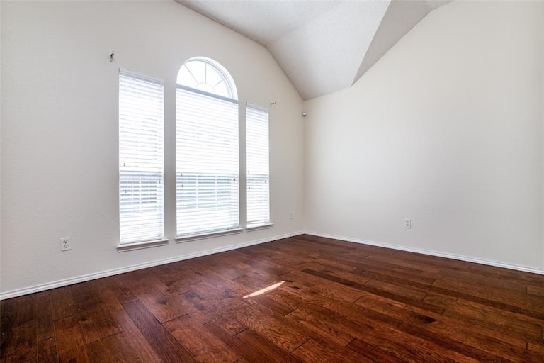 Photo 7 of 39 - 4917 Twilight Dr, Frisco, TX 75035