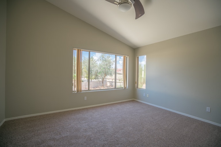 Photo 16 of 35 - 15098 W Heritage Oak Way, Surprise, AZ 85374