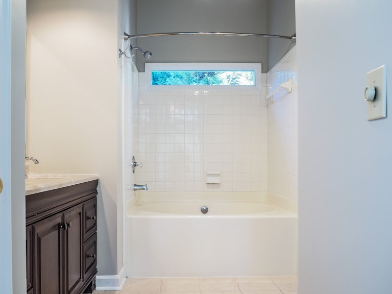 Photo 13 of 21 - 103 Mariposa Dr, Cary, NC 27513