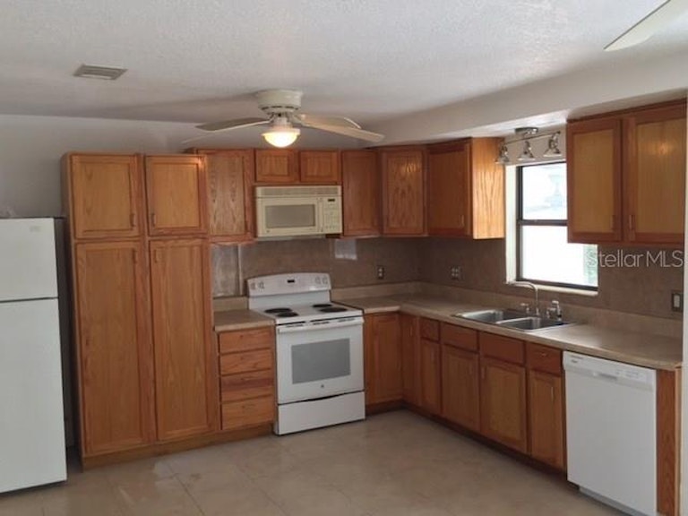Photo 8 of 20 - 1480 20th St, Orange City, FL 32763