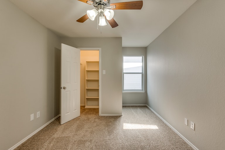 Photo 21 of 26 - 11536 Gloriosa Dr, Fort Worth, TX 76244