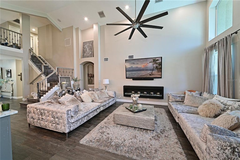 Photo 10 of 51 - 304 9th Ave E, Palmetto, FL 34221
