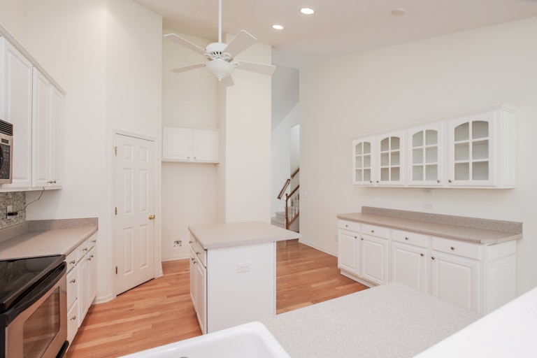Photo 14 of 25 - 3329 Archdale Dr, Raleigh, NC 27614