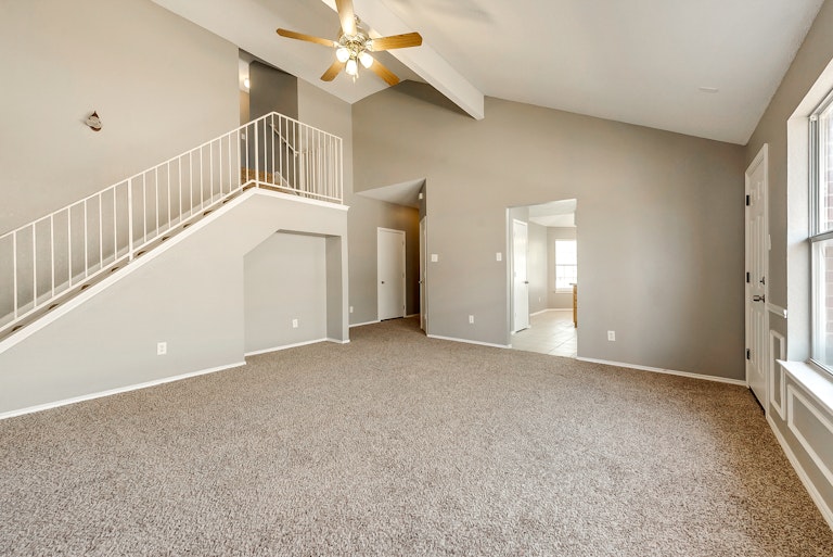 Photo 11 of 27 - 8954 Rushing River Dr, Fort Worth, TX 76118