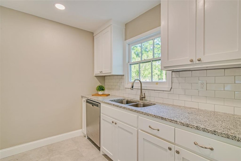 Photo 10 of 25 - 1109 Belmont Dr, Garland, TX 75040