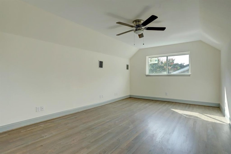 Photo 22 of 27 - 7919 Fairdale Ln, Houston, TX 77063