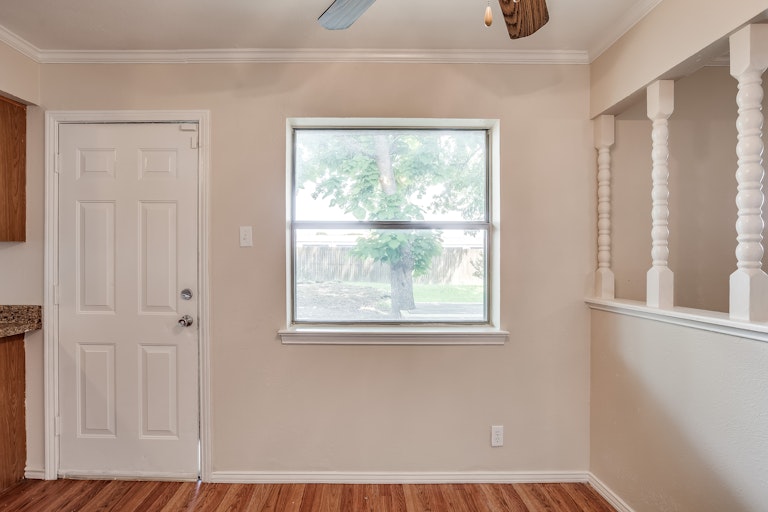 Photo 13 of 21 - 4015 Topaz Dr, Mesquite, TX 75150