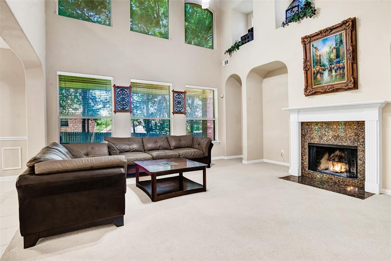 Photo 10 of 40 - 1418 Oxbow Dr, Cedar Hill, TX 75104