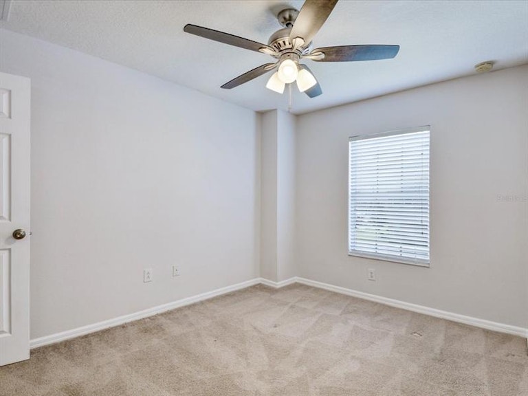 Photo 18 of 30 - 8818 Red Beechwood Ct, Riverview, FL 33578