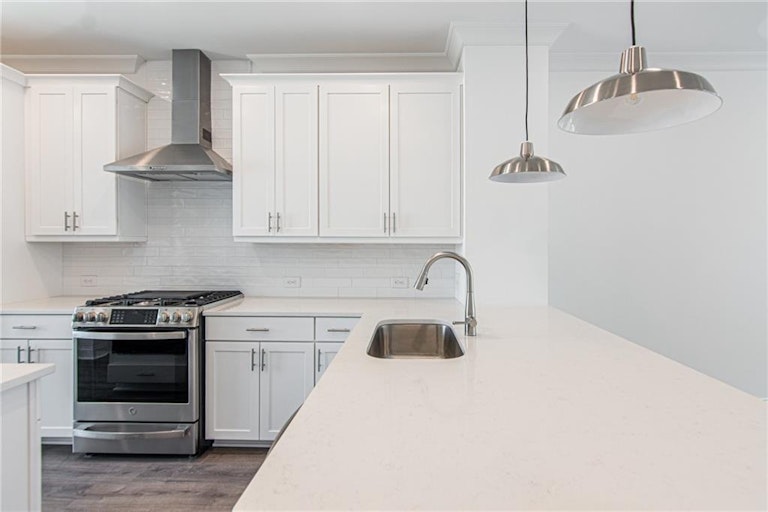 Photo 11 of 37 - 211 Downing Dr #81, Alpharetta, GA 30022