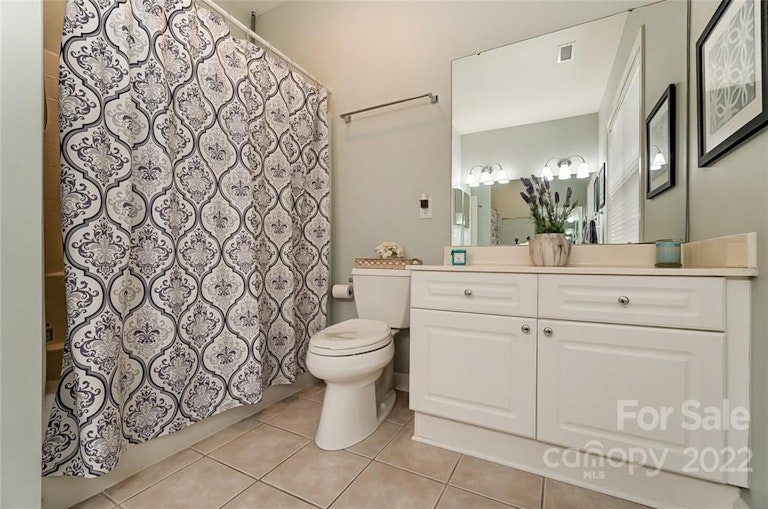 Photo 31 of 47 - 12229 Danielle Christina Ct, Charlotte, NC 28216