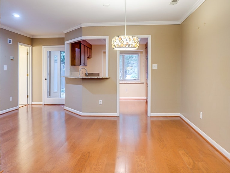 Photo 9 of 30 - 4405 Sunburst Ct, Raleigh, NC 27613