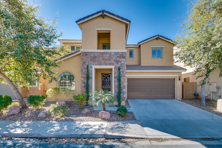 Photo 1 of 44 - 131 W Hackberry Dr, Chandler, AZ 85248