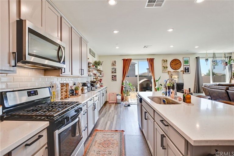 Photo 26 of 44 - 1099 Poinsettia Cir, Calimesa, CA 92320