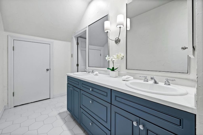 Photo 31 of 40 - 5204 Willis Ave, Dallas, TX 75206